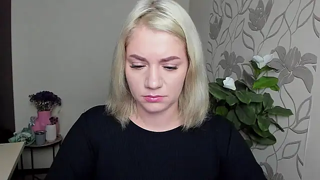 MariaSttone online show from 11-18-25, 07:39