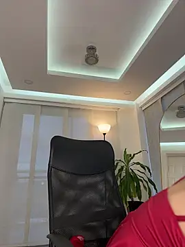 nicollefiorett online show from 11-06-25, 10:36