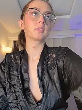 nicollefiorett online show from 03-16-26, 12:18