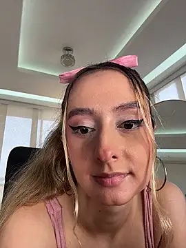 nicollefiorett online show from 11-07-25, 10:03