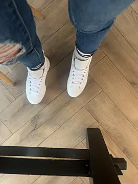 FeetVibe online show from 10-19-25, 07:33