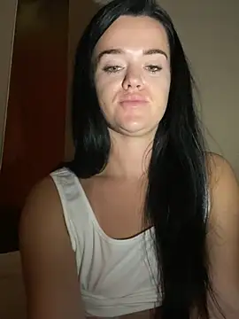 English-Chloe96 online show from 02-12-26, 06:40