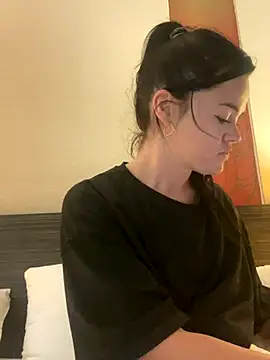 English-Chloe96 online show from 10-06-25, 03:40