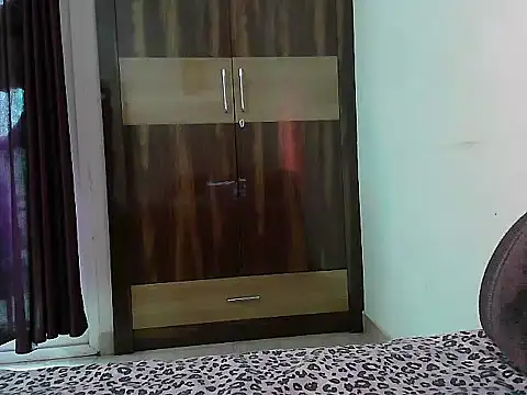 Official queen online show from 03-15-26, 06:20