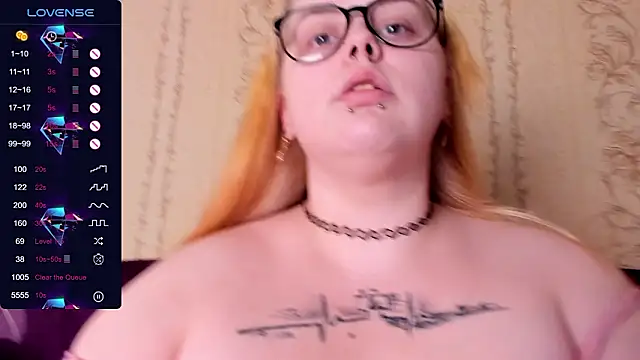 Snapshot of Crow_Diam0nd chatting on 02-05-26, 11:55 Crow Diam0nd online show from 02-05-26, 11:55