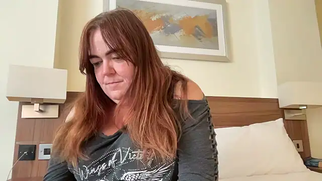 Snapshot of curvy-milf-abbie chatting on 11-25-25, 01:22 curvy-milf-abbie online show from 11-25-25, 01:22