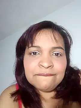 Snapshot of _violetta_- chatting on 10-26-25, 08:20  violetta - online show from 10-26-25, 08:20