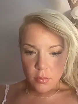 EllaSnow online show from 03-14-25, 08:32