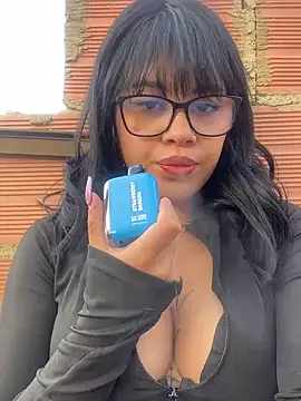 Snapshot of honeyy_mia chatting on 02-09-25, 09:39 honeyy mia online show from 02-09-25, 09:39