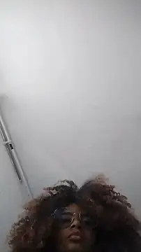 Snapshot of Emanuelle_manu chatting on 02-17-26, 11:18 Emanuelle manu online show from 02-17-26, 11:18