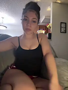 Snapshot of ladylavish chatting on 03-17-26, 05:21 ladylavish online show from 03-17-26, 05:21