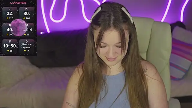 Snapshot of DonnaLustt chatting on 11-25-25, 09:15 DonnaLustt online show from 11-25-25, 09:15