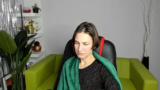 Snapshot of AuroraScript chatting on 01-19-25, 01:10 AuroraScript online show from 01-19-25, 01:10