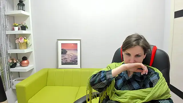 Snapshot of AuroraScript chatting on 02-27-25, 04:35 AuroraScript online show from 02-27-25, 04:35