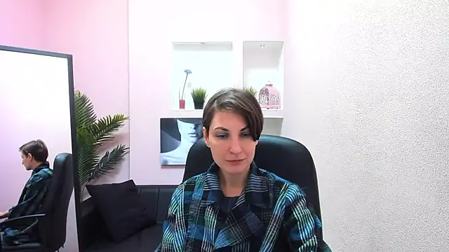 Snapshot of AuroraScript chatting on 03-11-25, 03:23 AuroraScript online show from 03-11-25, 03:23