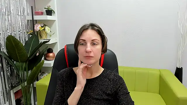 Snapshot of AuroraScript chatting on 01-18-25, 03:27 AuroraScript online show from 01-18-25, 03:27