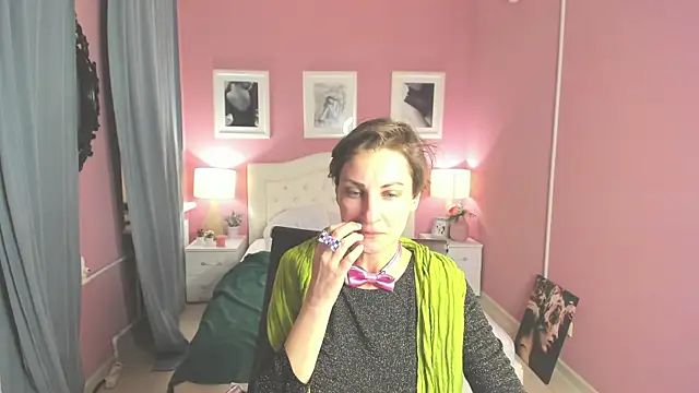 Snapshot of AuroraScript chatting on 03-13-25, 01:32 AuroraScript online show from 03-13-25, 01:32