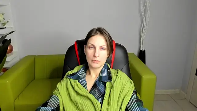 Snapshot of AuroraScript chatting on 01-11-25, 07:16 AuroraScript online show from 01-11-25, 07:16
