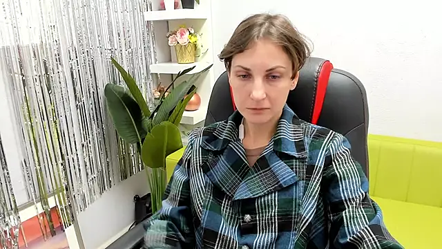 Snapshot of AuroraScript chatting on 03-03-25, 06:13 AuroraScript online show from 03-03-25, 06:13