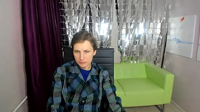 Snapshot of AuroraScript chatting on 03-23-25, 12:36 AuroraScript online show from 03-23-25, 12:36