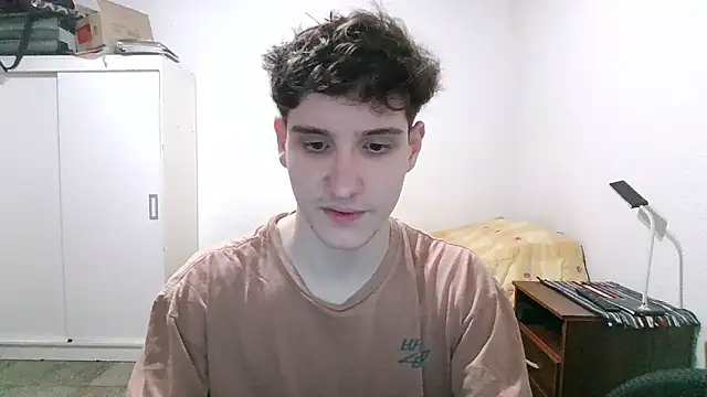 Snapshot of Spicylemon01 chatting on 05-12-26, 04:02 Spicylemon01 online show from 05-12-26, 04:02