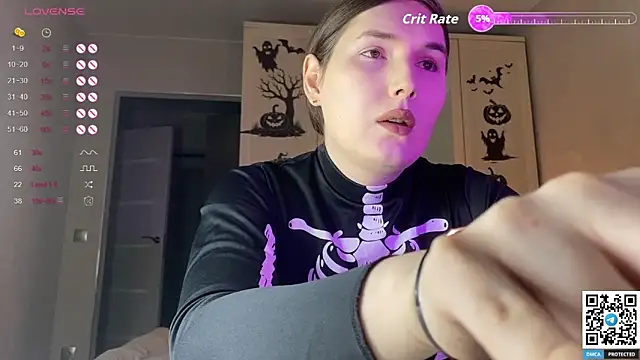 Maria Bowie online show from 10-31-25, 07:49