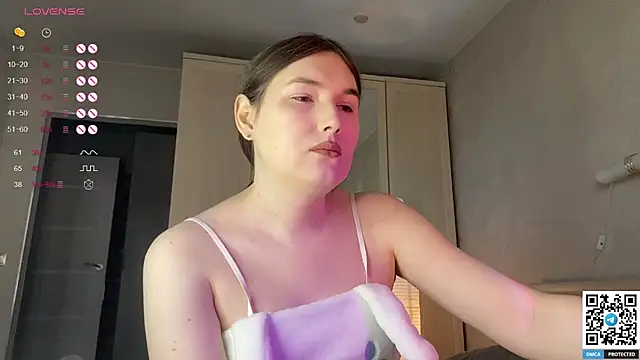 Maria Bowie online show from 12-14-25, 08:53