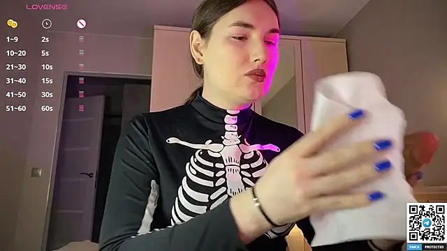 Maria Bowie online show from 04-09-26, 06:41