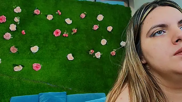 Huge Titties  online show from 06-18-26, 02:55