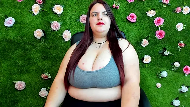 Huge Titties  online show from 03-21-25, 08:50