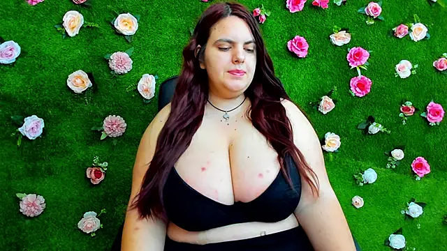 Huge Titties  online show from 02-21-25, 05:13