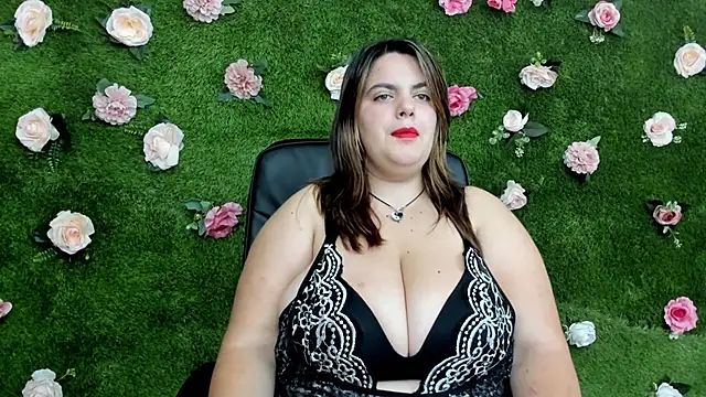Huge Titties  online show from 09-14-25, 07:14