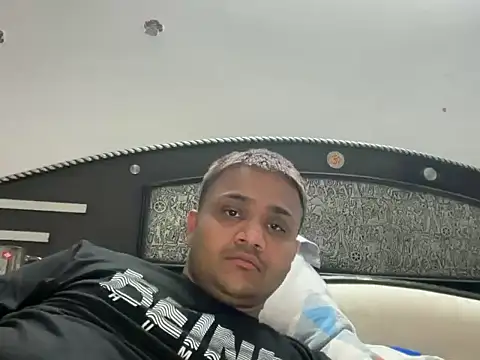 Rhythm Rhyme online show from 10-31-25, 01:41