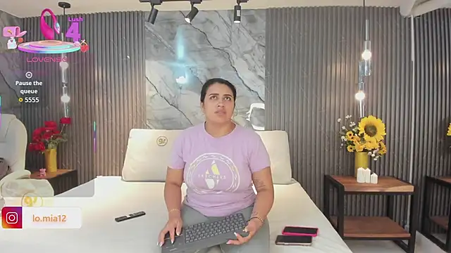 Snapshot of julietha_taylor chatting on 05-15-26, 12:41 julietha taylor online show from 05-15-26, 12:41