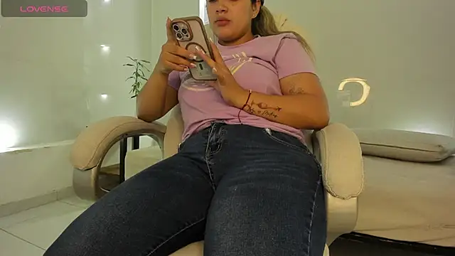 julietha taylor online show from 09-10-25, 02:32