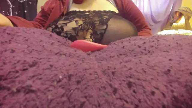 Snapshot of Alli_Kat chatting on 02-24-25, 09:30 Alli Kat online show from 02-24-25, 09:30
