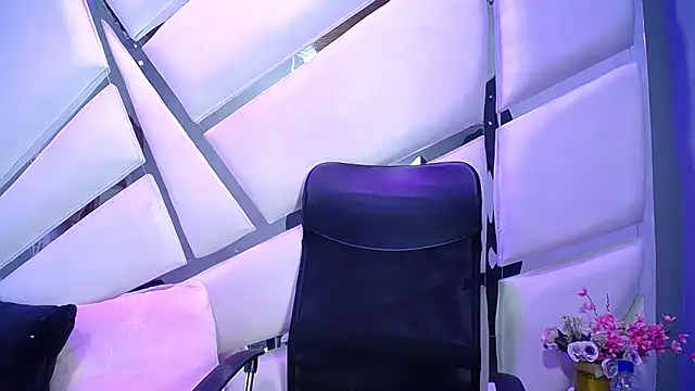 nathalia pink online show from 12-20-25, 02:42