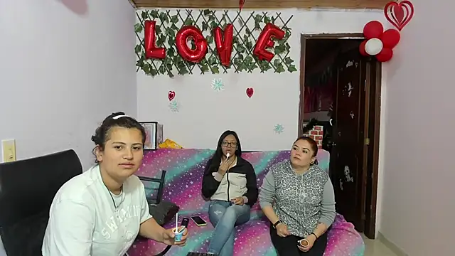 Snapshot of Luna_Star_Sl chatting on 03-08-25, 12:41 Luna Star Sl online show from 03-08-25, 12:41