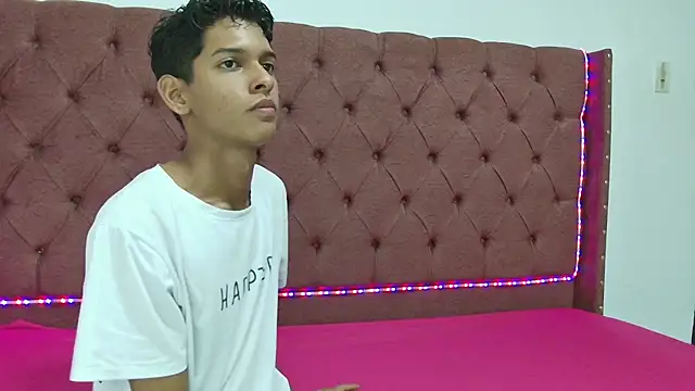 boys yourparty online show from 03-19-25, 01:40