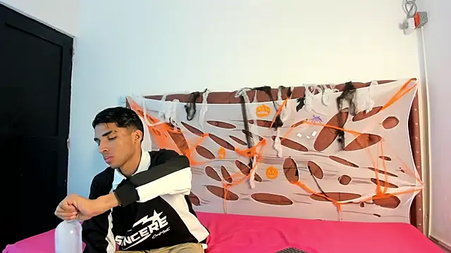 boys yourparty online show from 10-18-25, 01:13