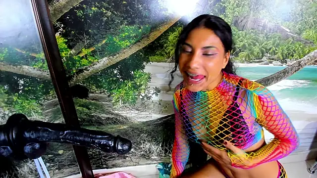 Snapshot of Mieldeluna chatting on 02-12-25, 03:29 Mieldeluna online show from 02-12-25, 03:29