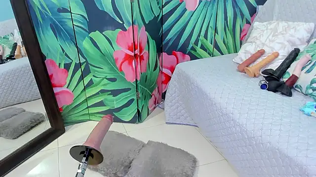 Mieldeluna online show from 02-10-26, 05:28