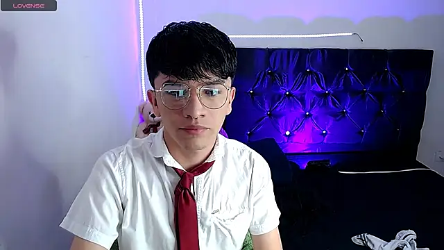 benji hoter online show from 10-31-25, 04:36