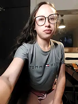 Snapshot of milena_23x chatting on 03-04-25, 05:00 milena 23x online show from 03-04-25, 05:00