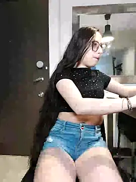 Snapshot of milena_23x chatting on 03-09-25, 05:33 milena 23x online show from 03-09-25, 05:33