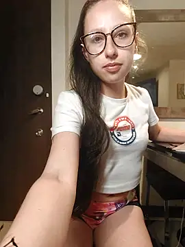 Snapshot of milena_23x chatting on 03-20-25, 02:51 milena 23x online show from 03-20-25, 02:51