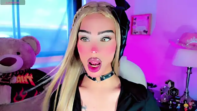 Snapshot of dollswit01 chatting on 01-20-25, 05:16 dollswit01 online show from 01-20-25, 05:16