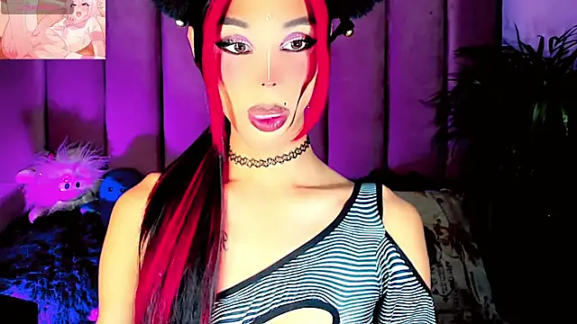 Snapshot of dollswit01 chatting on 10-10-25, 11:05 dollswit01 online show from 10-10-25, 11:05