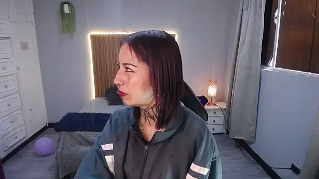 Snapshot of Scarllett_BDSM chatting on 11-29-25, 06:41 Scarllett BDSM online show from 11-29-25, 06:41