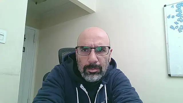 Snapshot of bear_russian_hunk chatting on 03-18-25, 12:39 bear russian hunk online show from 03-18-25, 12:39